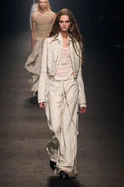 Look 33